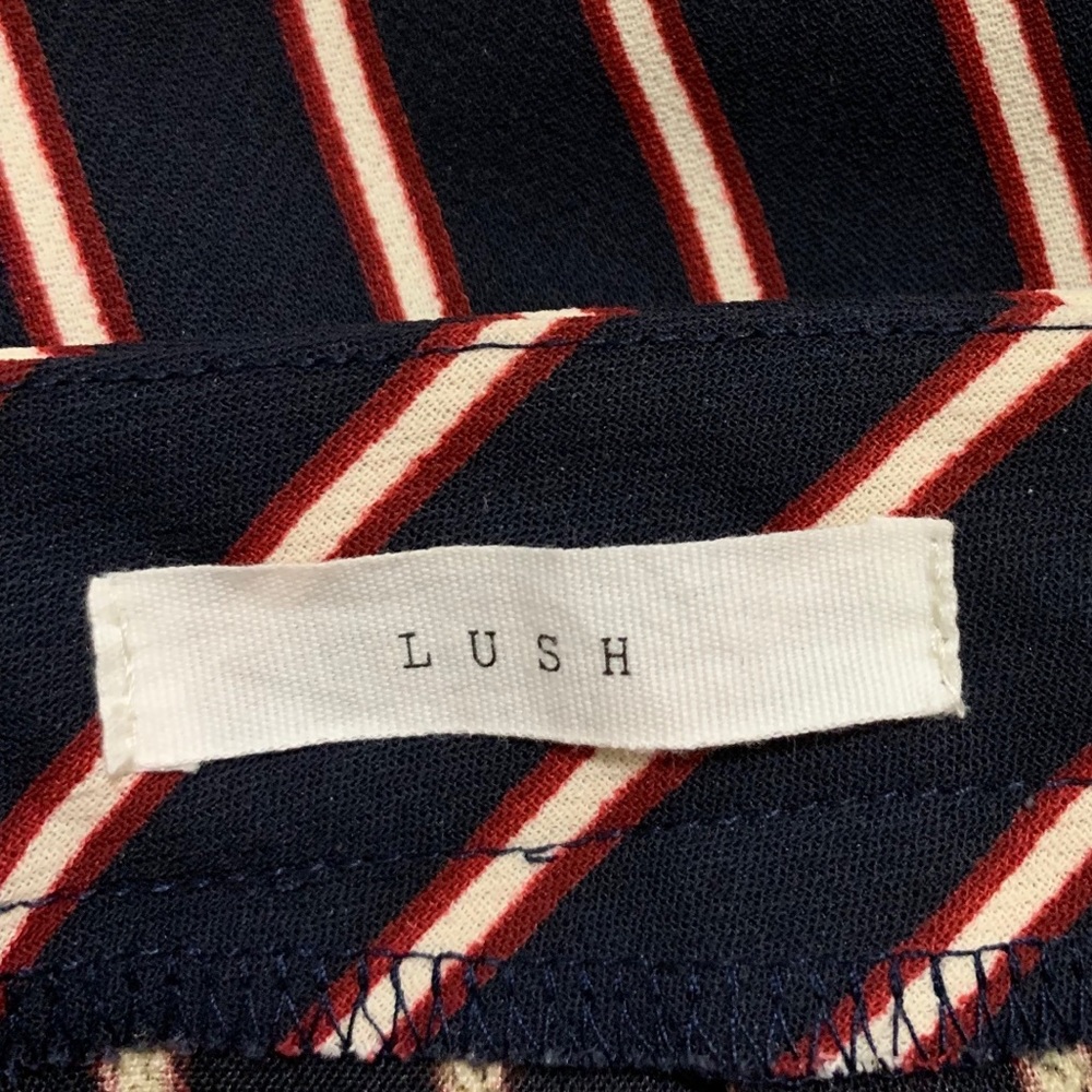 Zip up striped shorts! - Picture 4 of 4